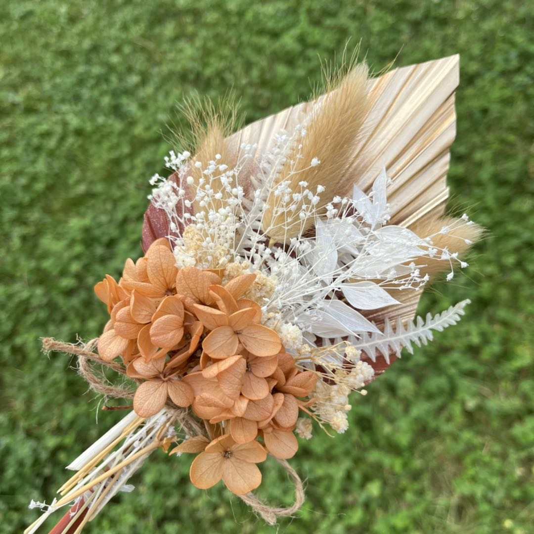 Palm Spear Fan with Mix Florals